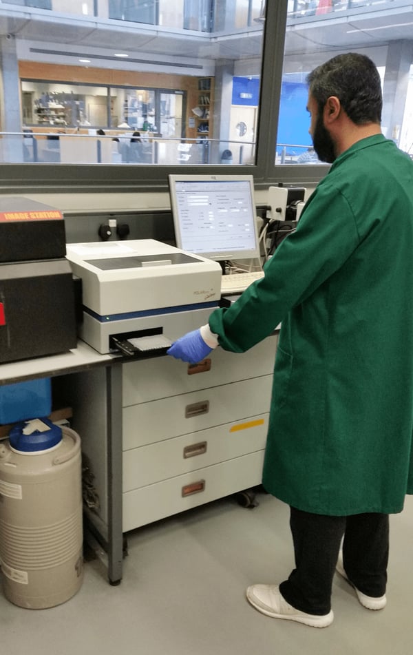 Fig. 1: POLARstar Galaxy microplate reader at Imperial College London (UK), installed in 2000.